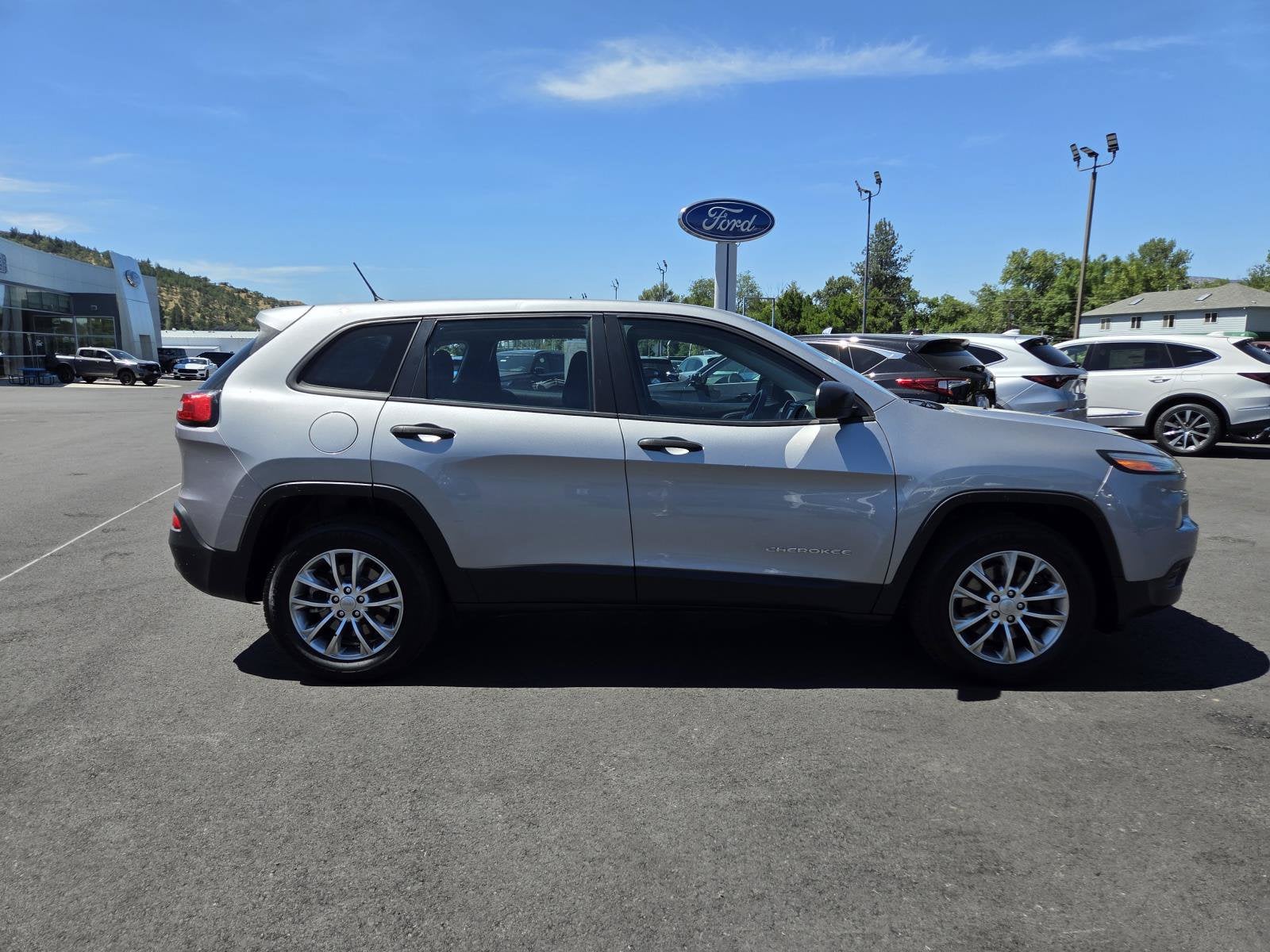 2016 Jeep Cherokee Sport