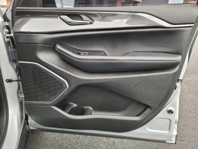 2022 Jeep Grand Cherokee L Laredo