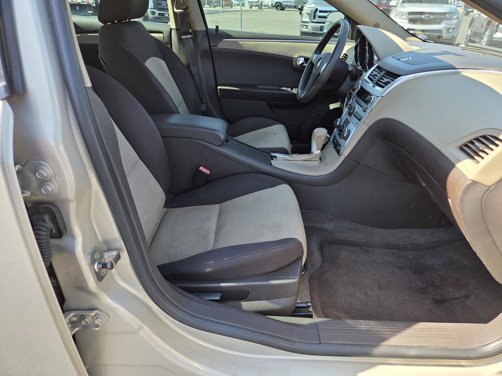 2011 Chevrolet Malibu LS w/1FL