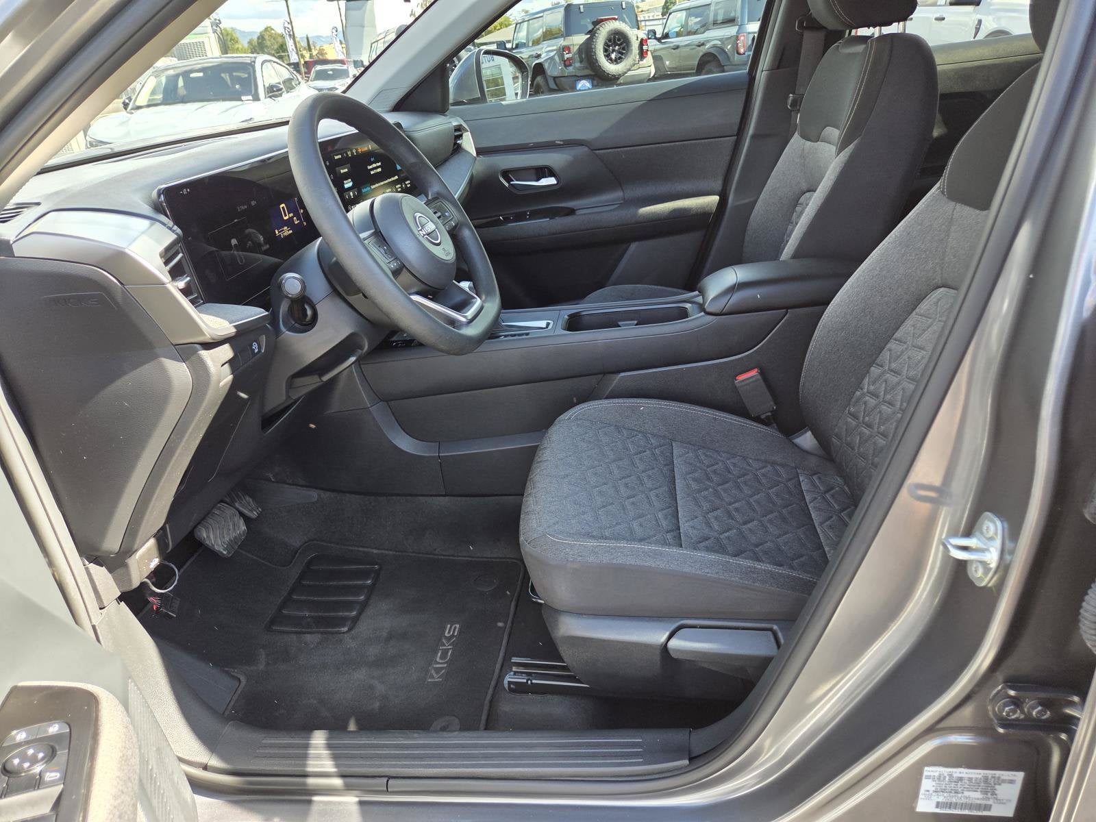 2025 Nissan Kicks SV