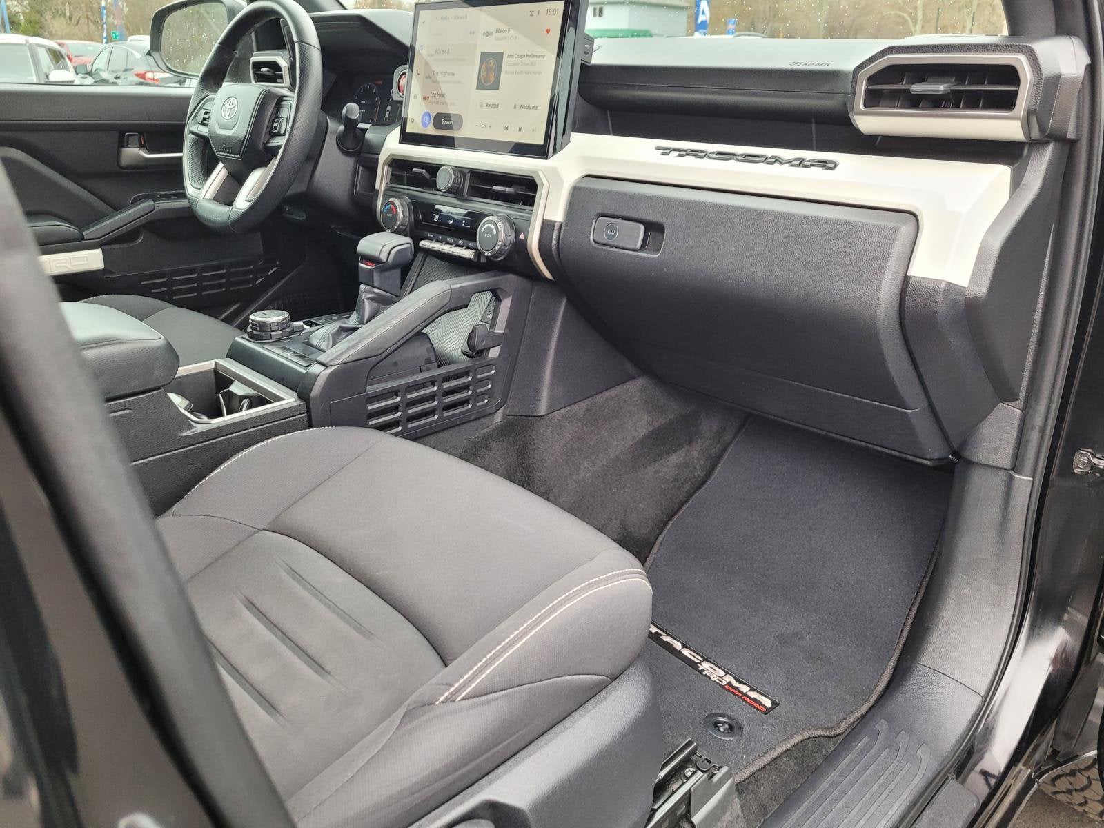 2024 Toyota Tacoma 4WD SR5