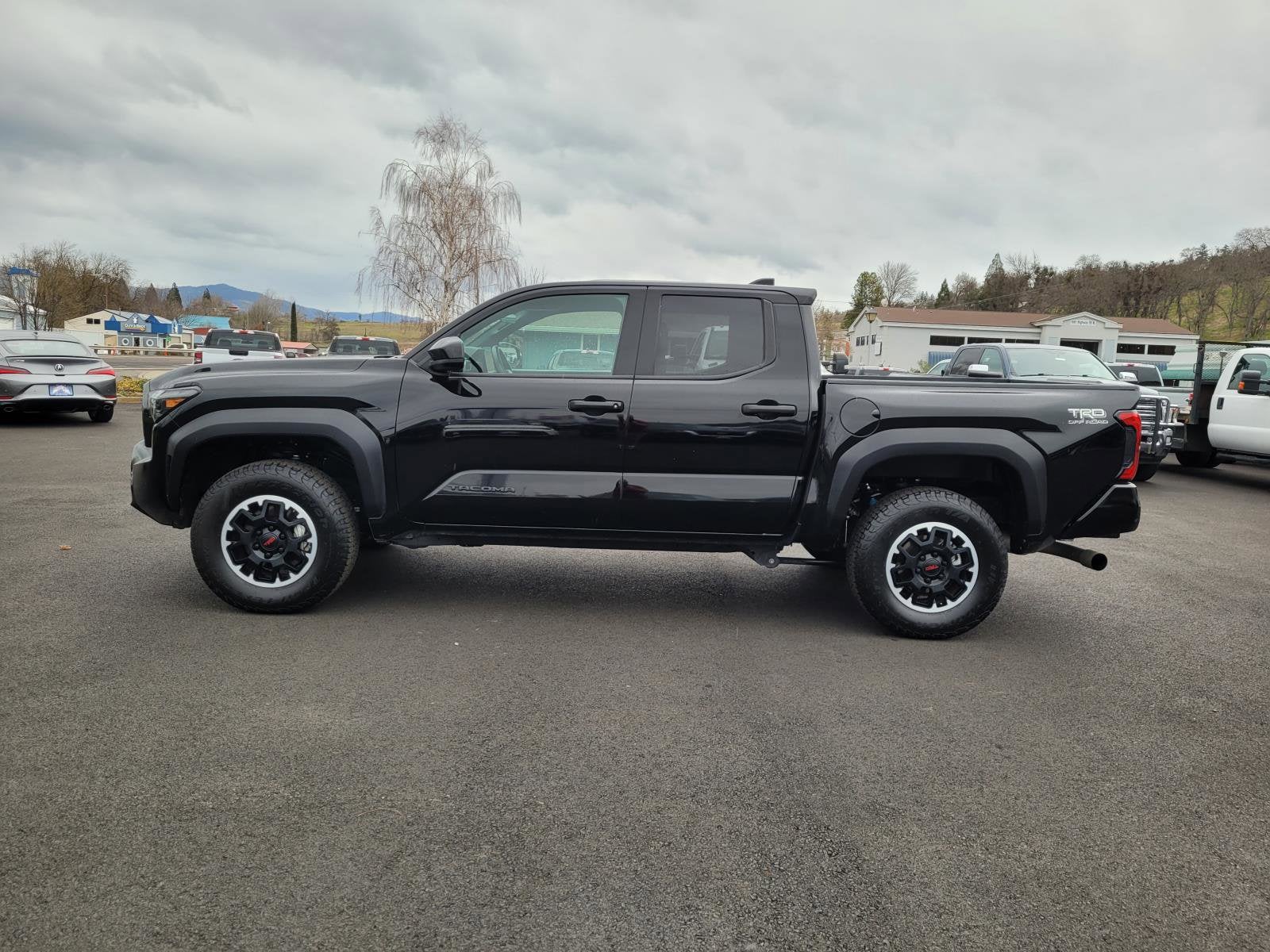 2024 Toyota Tacoma 4WD SR5