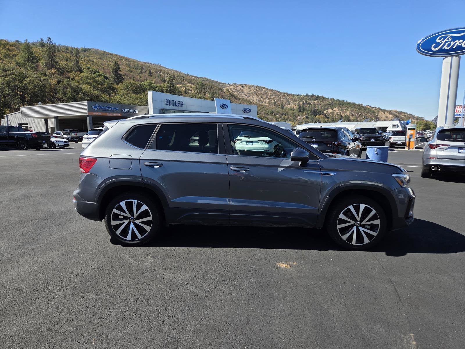 2024 Volkswagen Taos SE