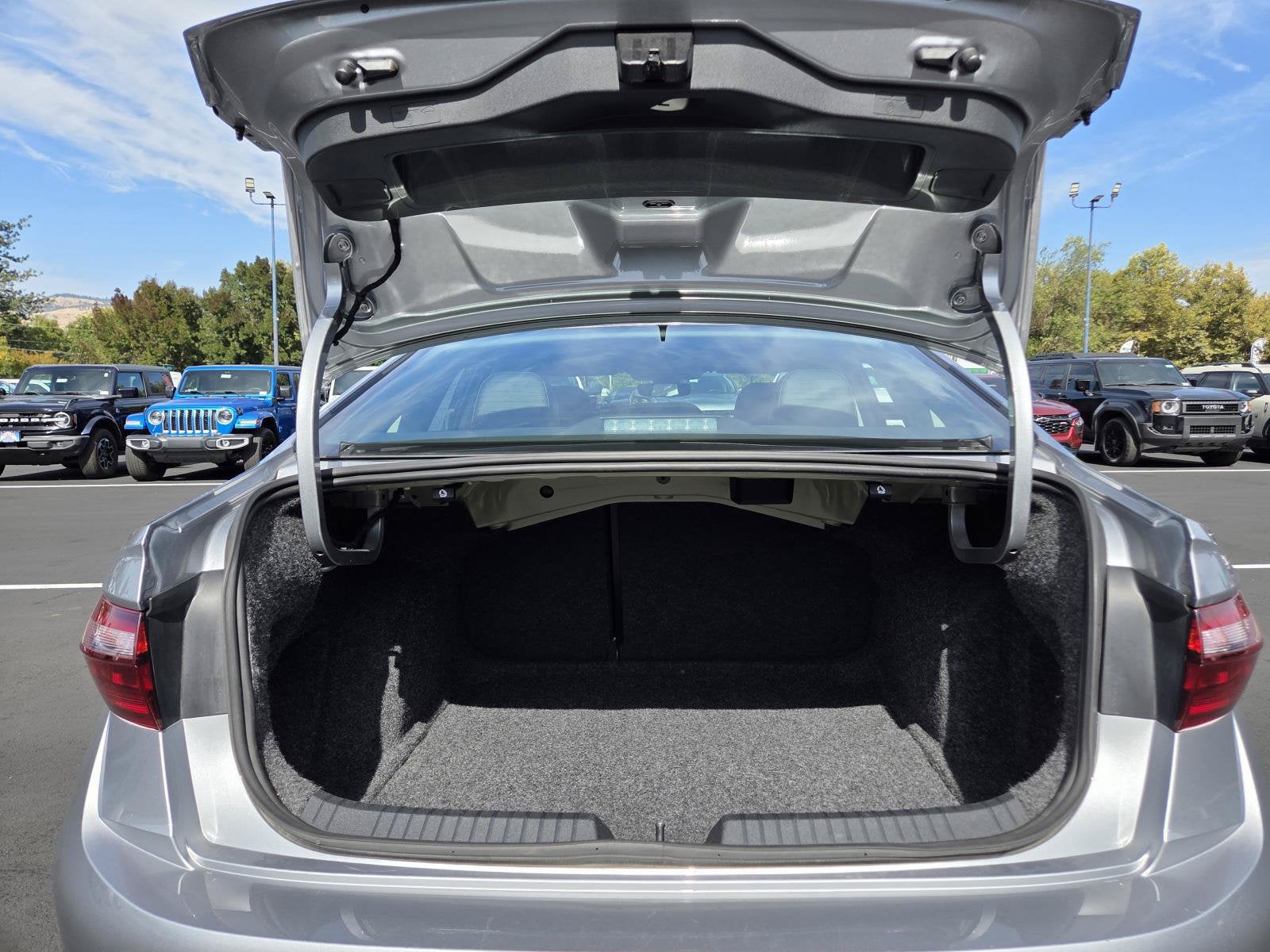 2025 Volkswagen Jetta SE