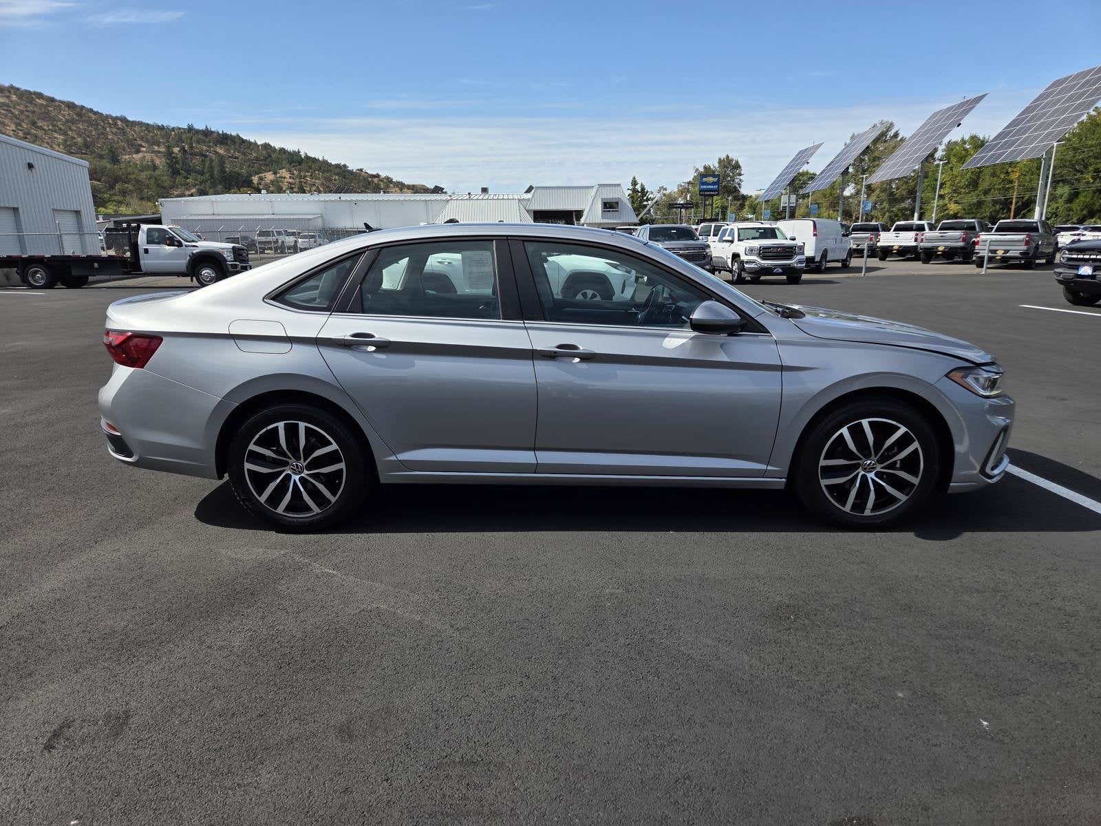 2025 Volkswagen Jetta SE
