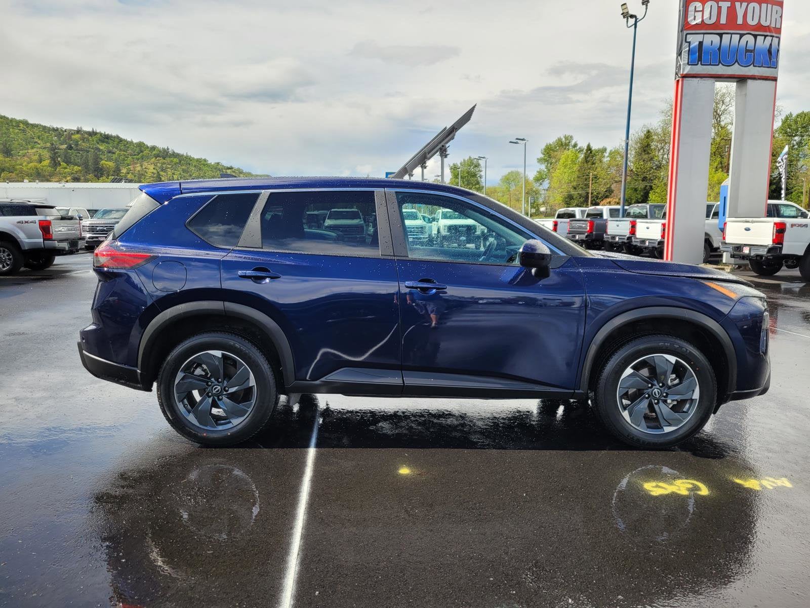 2025 Nissan Rogue SV
