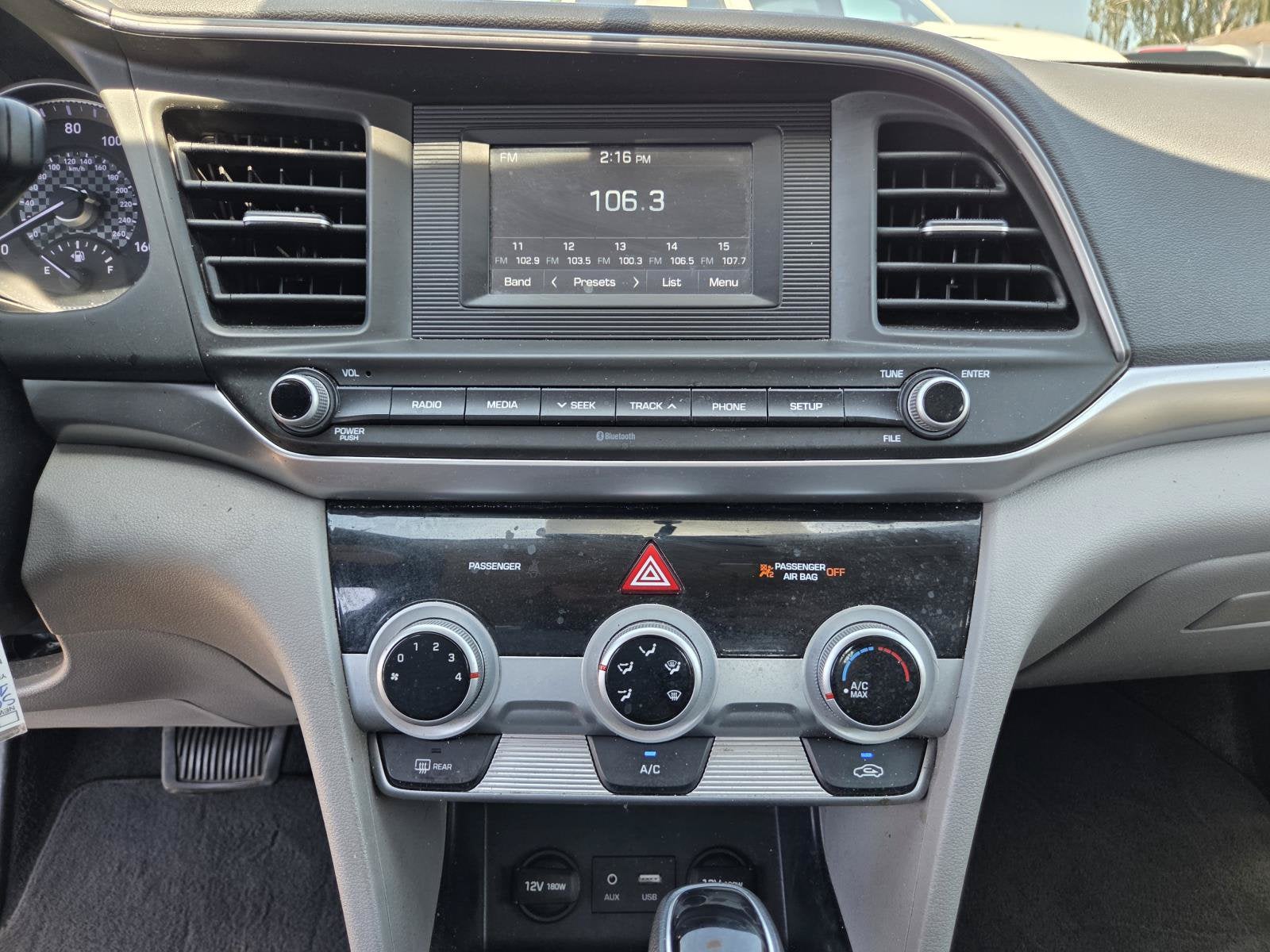 2019 Hyundai Elantra SE