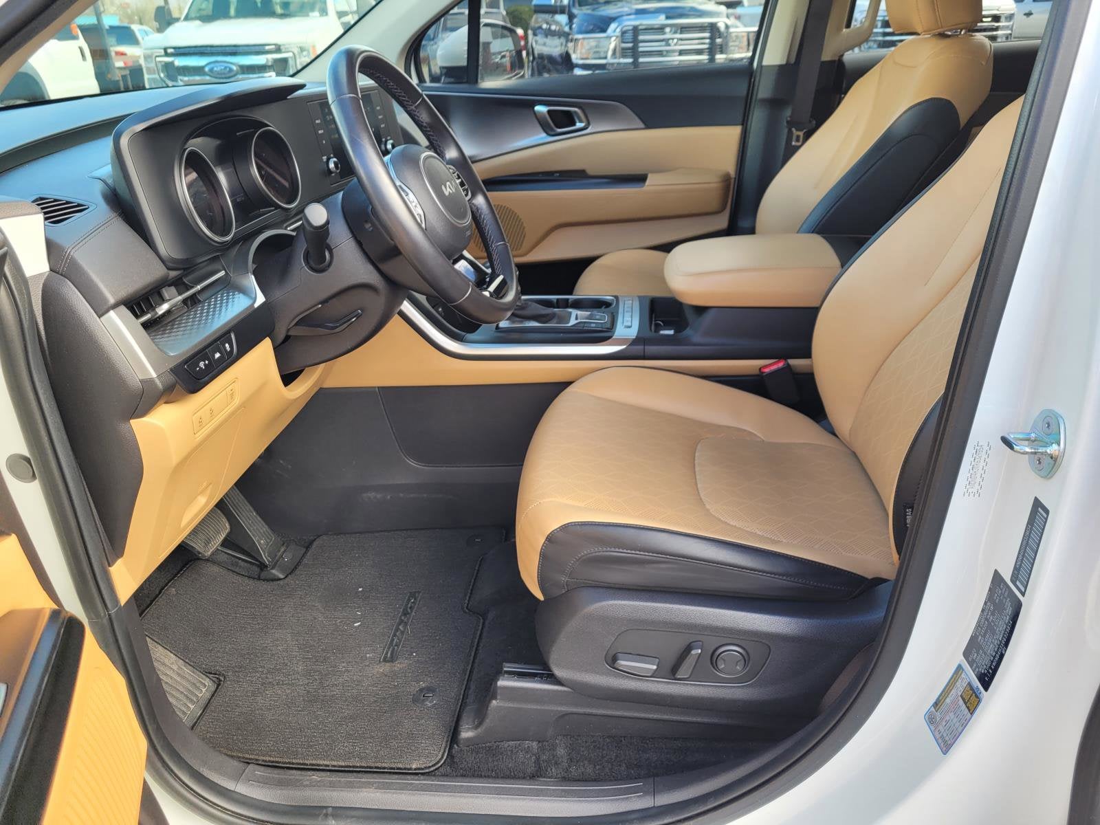 2024 Kia Carnival LX