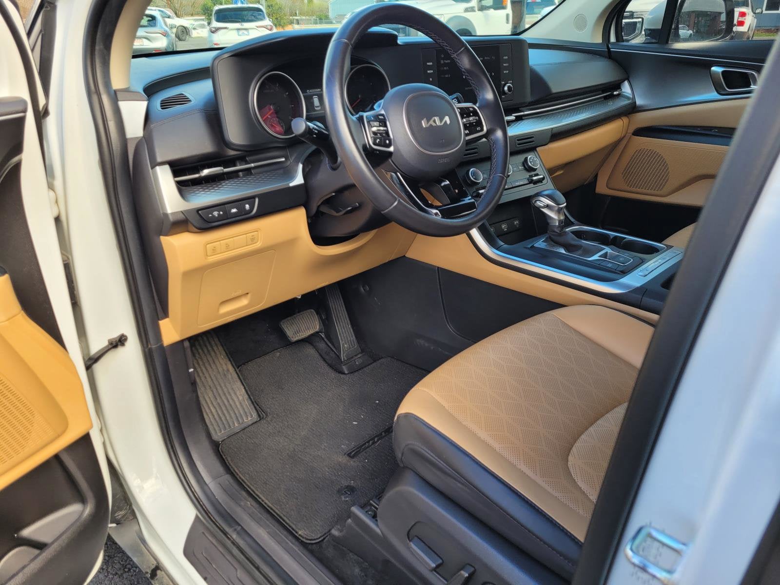 2024 Kia Carnival LX