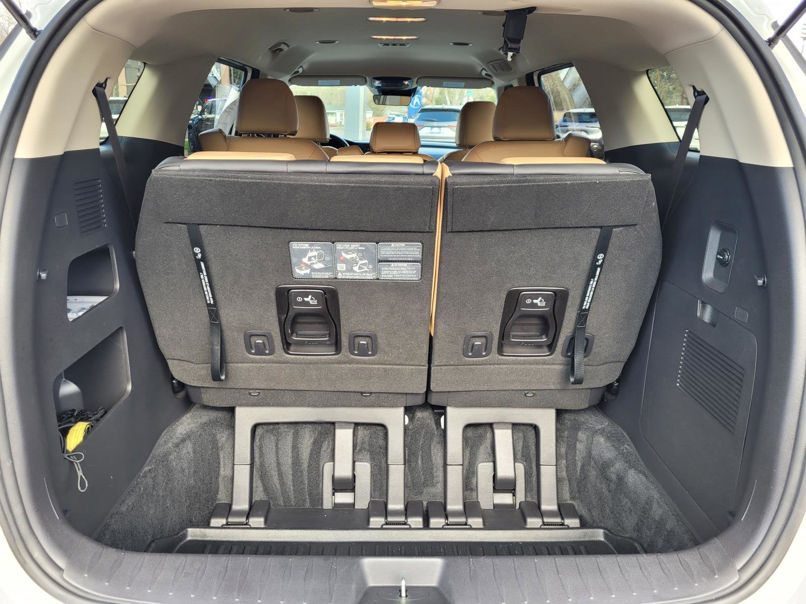 2024 Kia Carnival LX