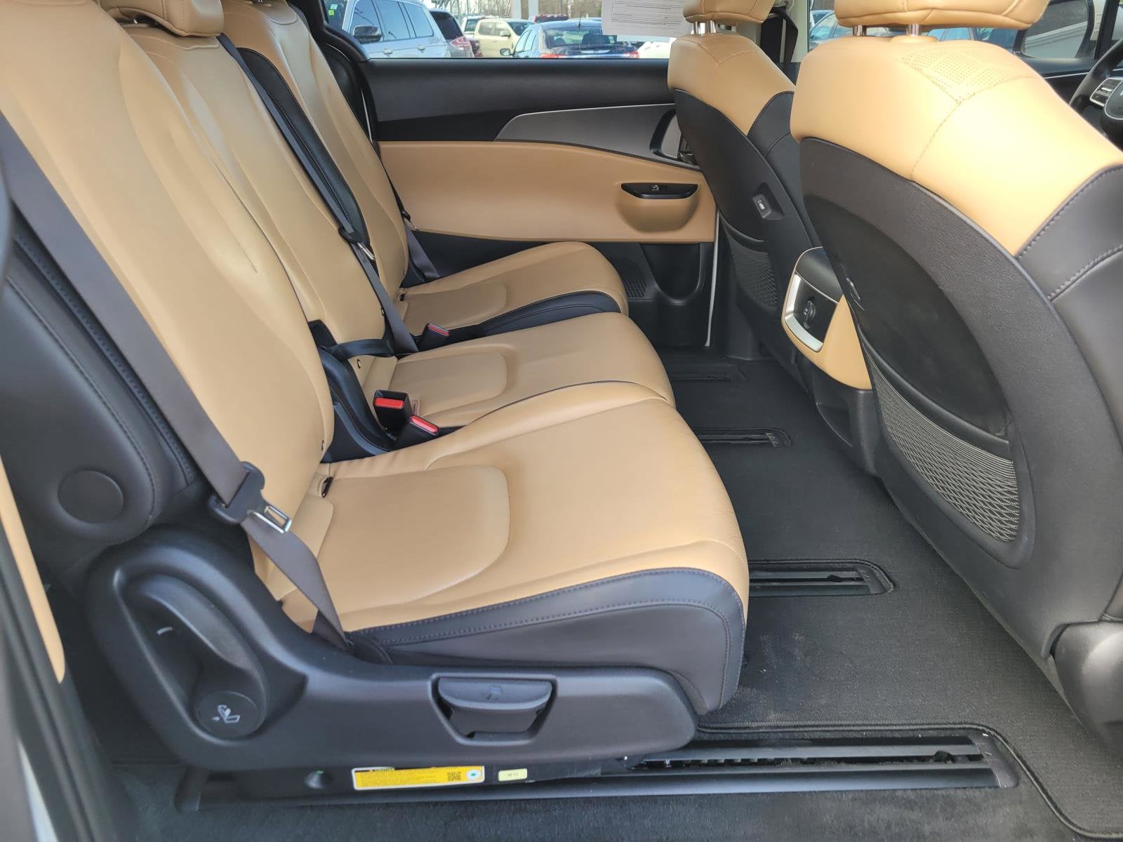 2024 Kia Carnival LX